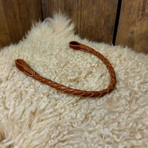 _letitetty otsapanta_ratsun suitset_muotoiltu niskahihna_anatominen niskahihna_pehmustettu niskahihna_käsin ommellut suitset_mittatilaussuitset_suitset mittatilaustyönä_käsin tehdyt suitset_kotimaiset suitset_suomessa valmistetut suitset_bridlemaker_laadukkaat suitset_koristeelliset suitset_suitset strasseilla_suitset laadukasta nahkaa_