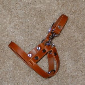 _alpakan nahkariimu_nahkariimu alpakalle_alpacahalter_leather halter for alpaca_alpaca headcollar_alpakan riimu strasseilla_käsin tehty nahkariimu_käsityönä valmistettu nahkariimu_suomessa valmistetut nahkatuotteet_nahkatuotteet käsityönä_laadukkaat kotimaiset nahkatuotteet_