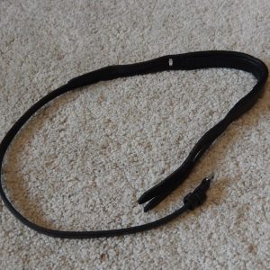 _muotoiltu niskahihna_anatominen niskahihna_pehmustettu niskahihna_käsin ommellut suitset_mittatilaussuitset_suitset mittatilaustyönä_käsin tehdyt suitset_kotimaiset suitset_suomessa valmistetut suitset_bridlemaker_laadukkaat suitset_koristeelliset suitset_suitset strasseilla_suitset laadukasta nahkaa_