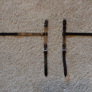 _poskihihnat leukahihnalla_hackamore poskihihnat_hackamore poskiremmit_muotoiltu niskahihna_anatominen niskahihna_pehmustettu niskahihna_käsin ommellut suitset_mittatilaussuitset_suitset mittatilaustyönä_käsin tehdyt suitset_kotimaiset suitset_suomessa valmistetut suitset_bridlemaker_laadukkaat suitset_koristeelliset suitset_suitset strasseilla_suitset laadukasta nahkaa_