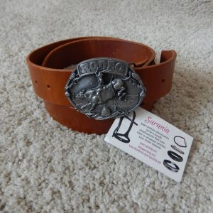 _laadukas nahkavyö_käsin tehty nahkavyö_kestävä nahkavyö_suomessa tehty nahkavyö_laadukasta nahkaa_kasviparkittua nahkaa_nahkavyö tilaustyönä_lahjaidea äidille_lahjaidea_lahjaidea naiselle_lahjaidea isänpäivä_lahjaidea miehelle_lahjaidea pojalle_nahkavyö 40mm_