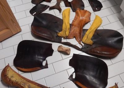 _satulan kunnostus_istuinnahan vaihtaminen_satulansiiven paikkaus_satuloiden toppaus__satulan toppaus_kaikkien villojen vaihto_satulaseppä_valjasseppä_satulaseppä joensuu_satulaseppä kitee_satulaseppä savonlinna_hevosvarusteiden korjaus_selkärangantilan levennys_satulan runkotarkastus_