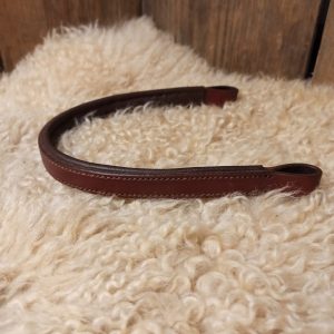 _suora pehmustettu otsapanta_ratsun suitset__käsin ommellut suitset_mittatilaussuitset_suitset mittatilaustyönä_käsin tehdyt suitset_kotimaiset suitset_suomessa valmistetut suitset_bridlemaker_laadukkaat suitset_koristeelliset suitset_suitset strasseilla_suitset laadukasta nahkaa_